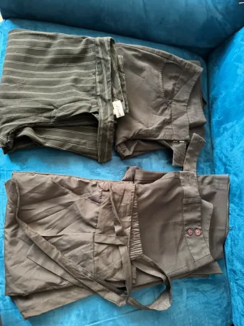 4 pantalons noirs taille 38