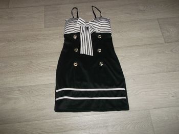 Robe cérémonie noire et blanche dos nu taille 12 ans TBE