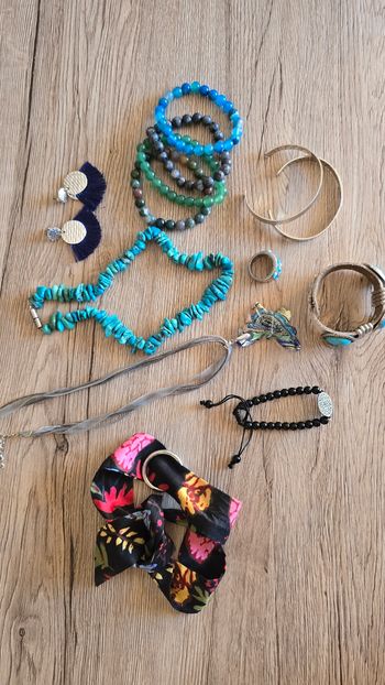 Gros lot de bijoux