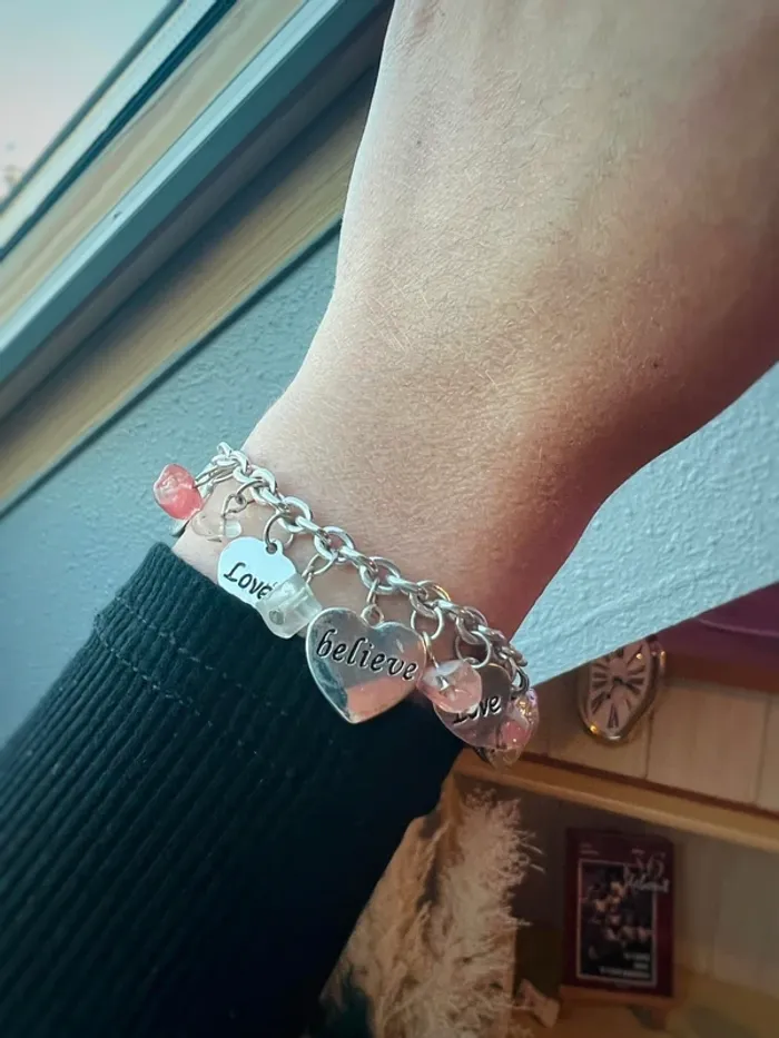 Bracelet love 🤍 - photo numéro 3