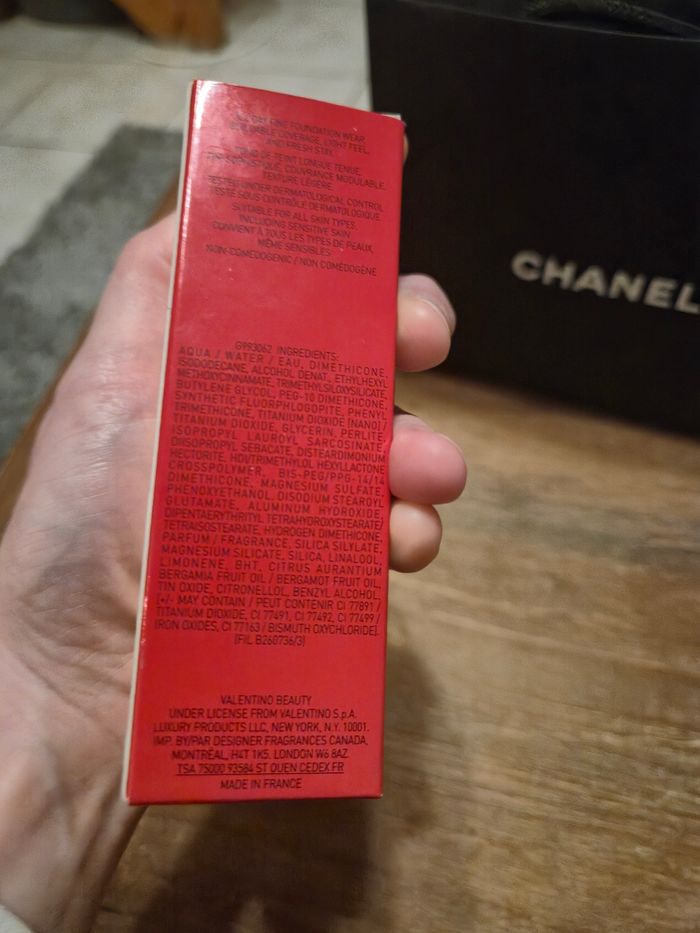 Fond de teint Valentino neuf - photo numéro 2