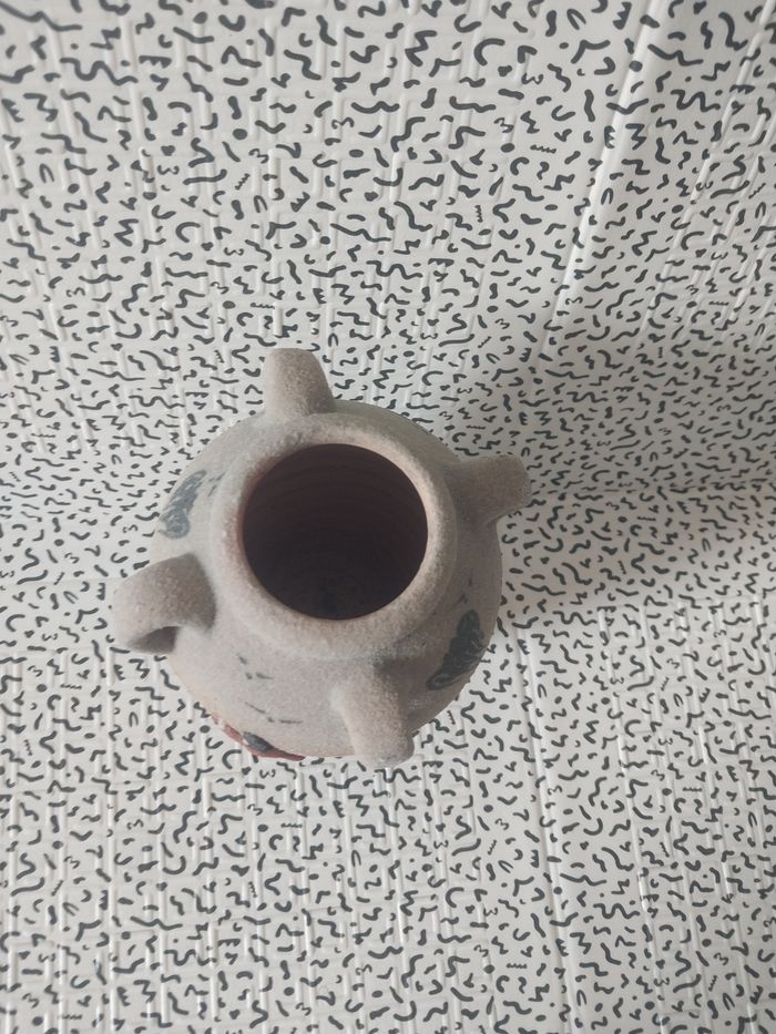 Vase artisanal en grès – personnage sur chameau – fait main Tunisie - photo numéro 2