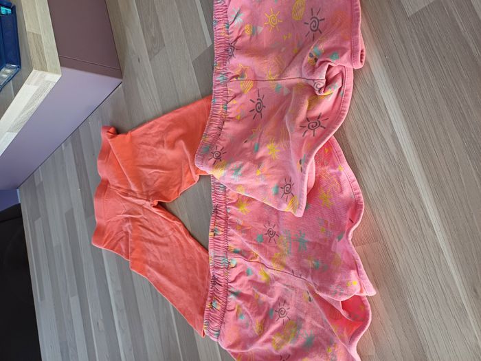 1 cycliste et 2 shorts pour filles Taille 5 ans