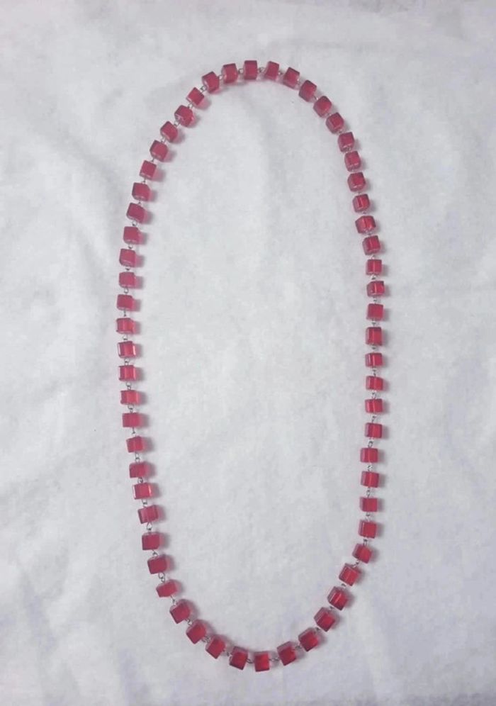 Magnifique collier avec cubes