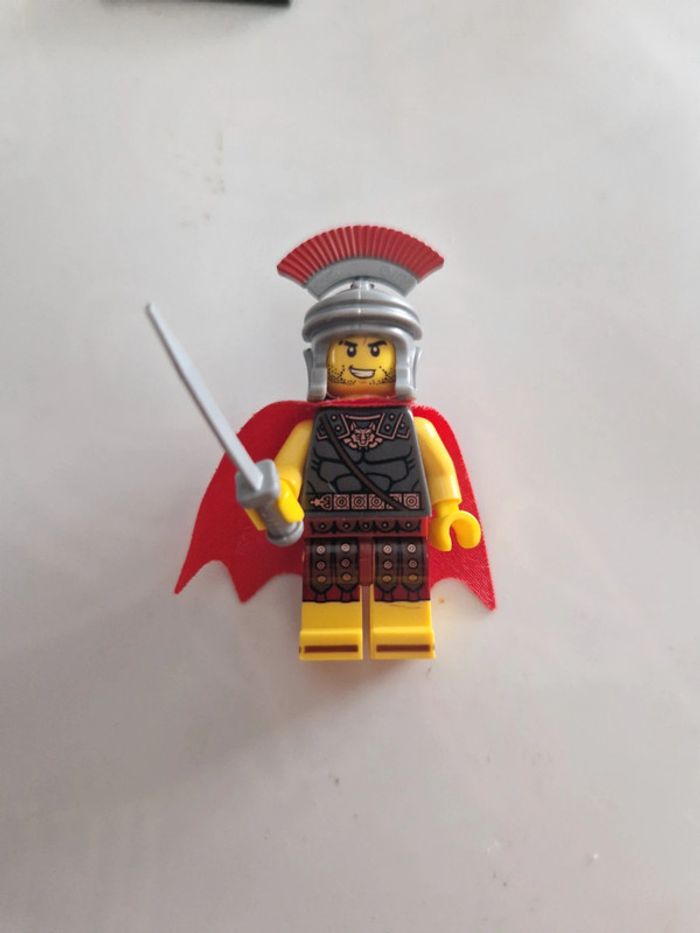 Figurine lego série 10 le commandant romain