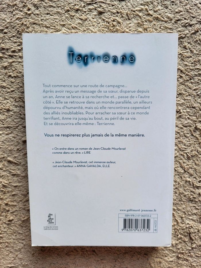 Livre Terrienne de Jean-Claude Mourlevat - photo numéro 2