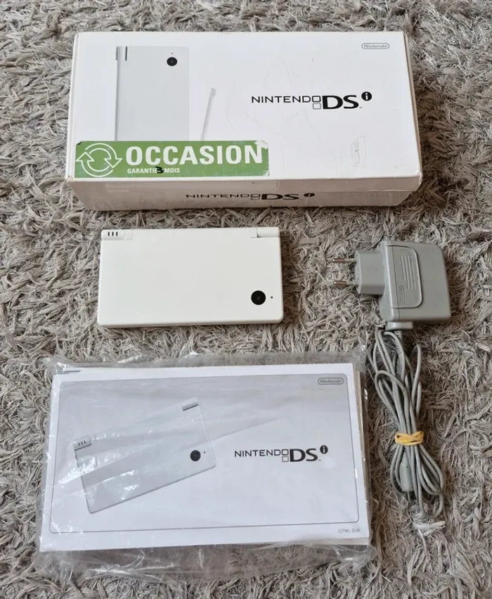Console Nintendo DS i Blanche en Boîte - photo numéro 3