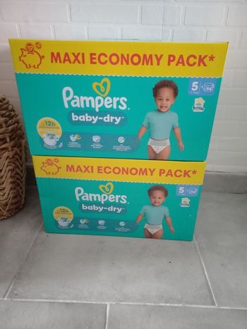 Couches pampers taille 5