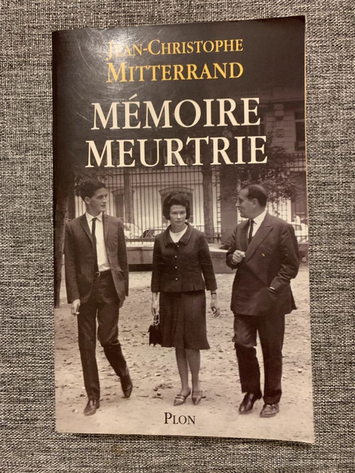 Livre : Mémoire meurtrie de Jean-Christophe Mitterand