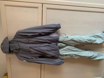 Ensemble O'Neill Veste taille L + Pantalon de snowboard taille 40