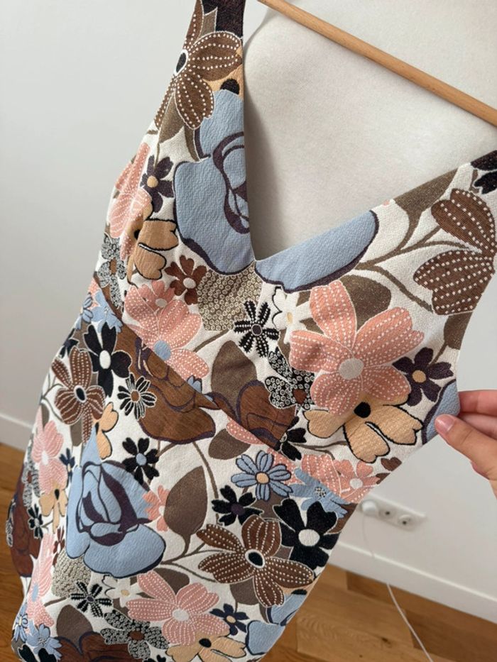 Magnifique robe Zara fleurie L/40 - photo numéro 2