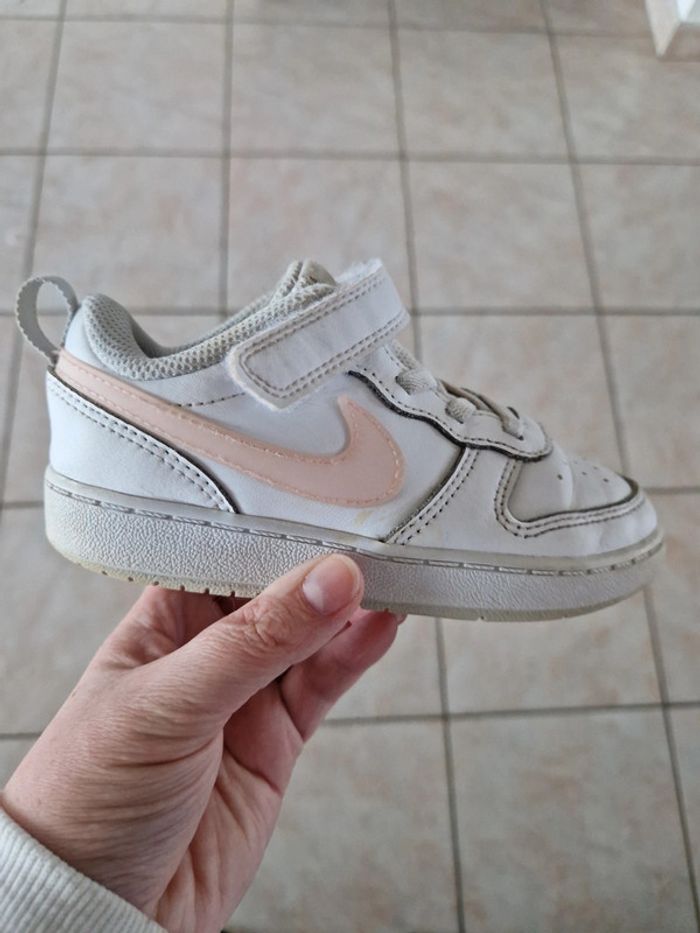 Baskets chaussures nike taille 27 blanche - photo numéro 3