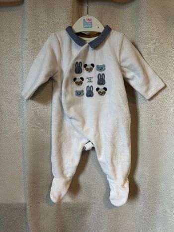 Très beau pyjama velours blanc 1 mois Obaibi