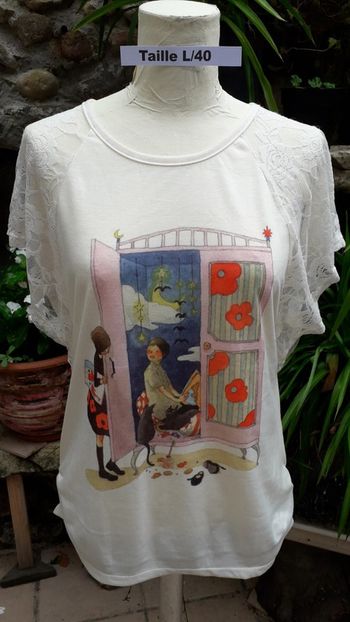 Tee-shirt imprimé manches dentelle