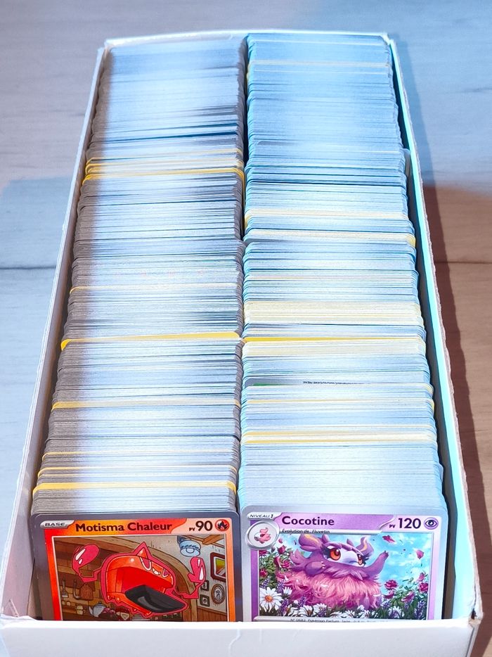 Lot de 100 cartes Pokémon VF en très bon état