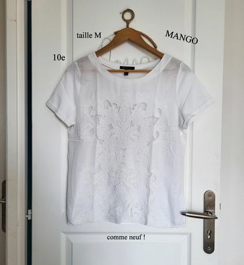 Top Mango broderies taille M comme neuf