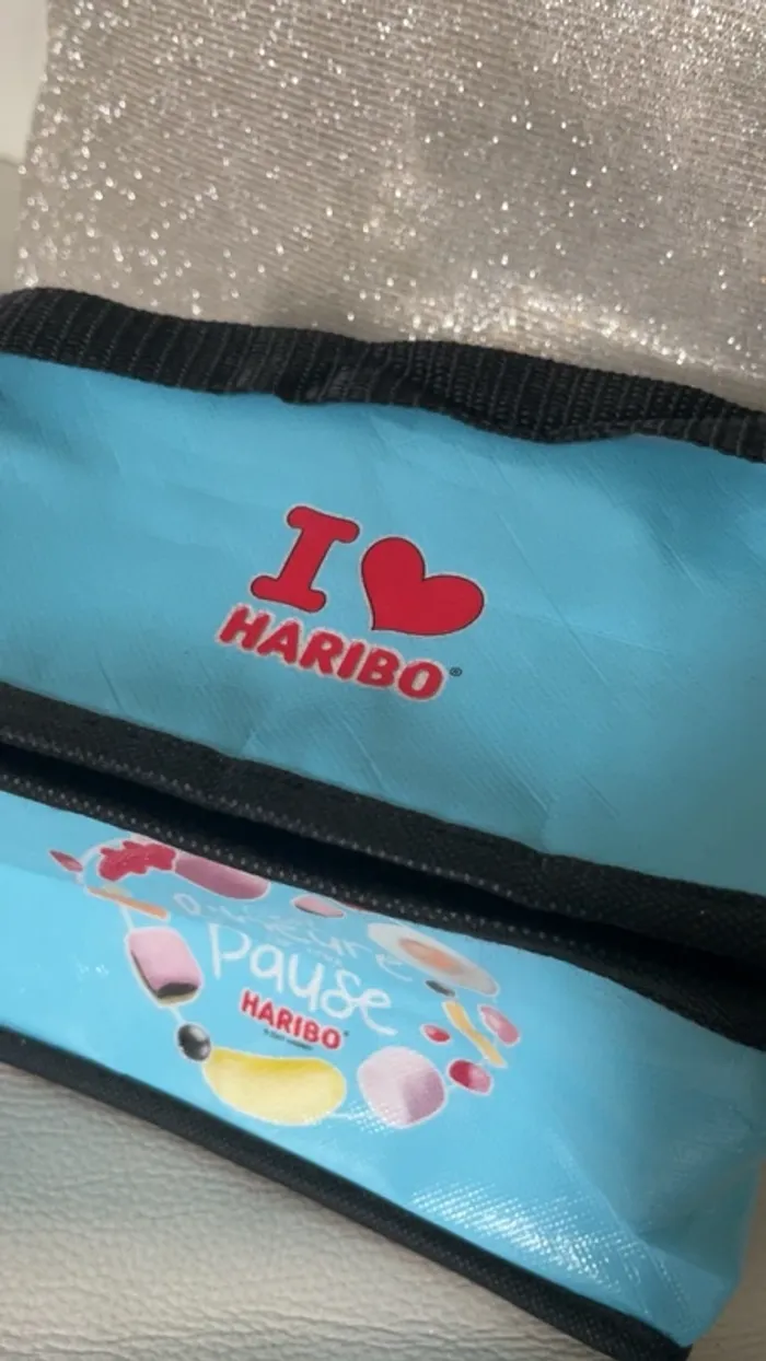 Lunch box Sac isotherme Haribo neuf - Idéal pour vos pauses gourmandes ! - photo numéro 3