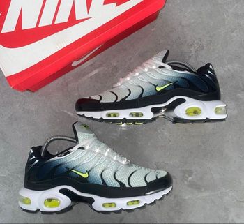 Nike TN Noir Gris fluo 31