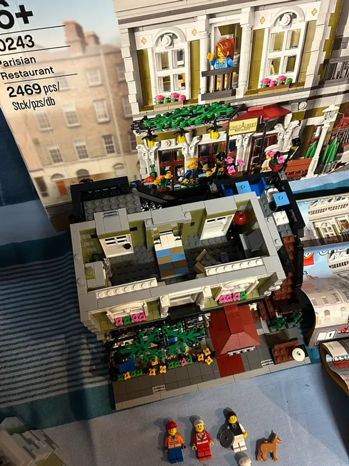 Lego Creator Le restaurant Parisien 10243 - photo numéro 6