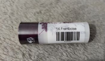 Rouge à lèvre  14. Framboise Yves Rocher