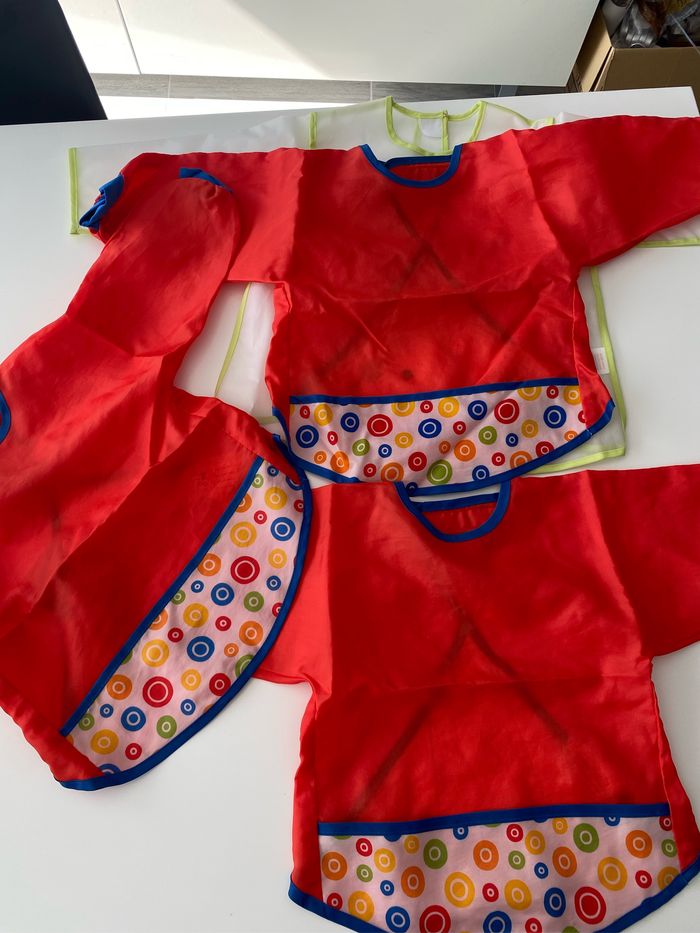 Lot tabliers / bavoirs mixtes - photo numéro 2