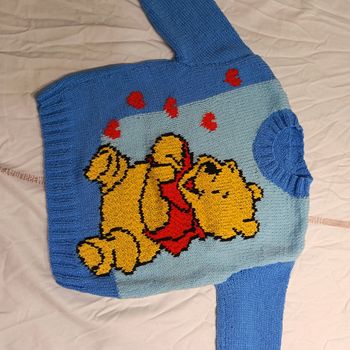 pull Winnie fait main 3/4ans réf 718 A1