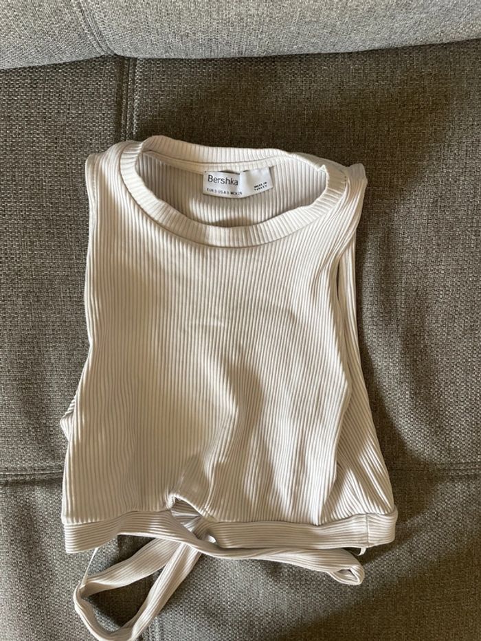 Top blanc Bershka - photo numéro 4