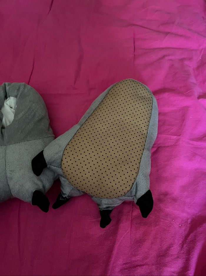 Chausson pattes de monstre Taille 36-38 Neuf - photo numéro 3