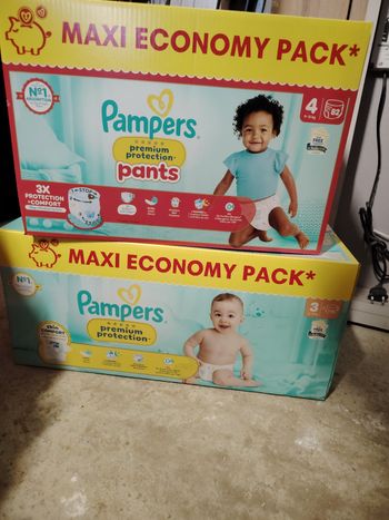 Lot couches pampers taille 3 et 4