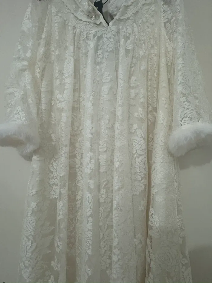 Robe en dentelle blanche - photo numéro 4