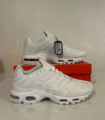 Tn blanche nike basket