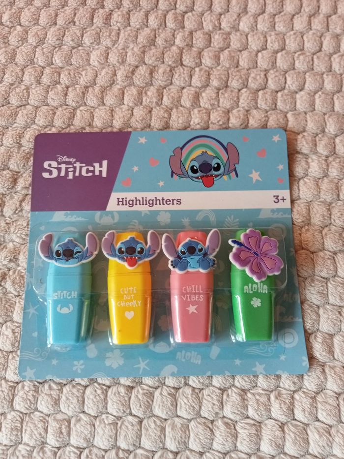 4 surligneurs Stitch