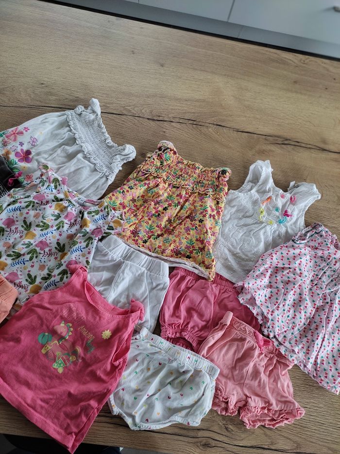 Lot vêtements 6 mois bébé fille - photo numéro 1