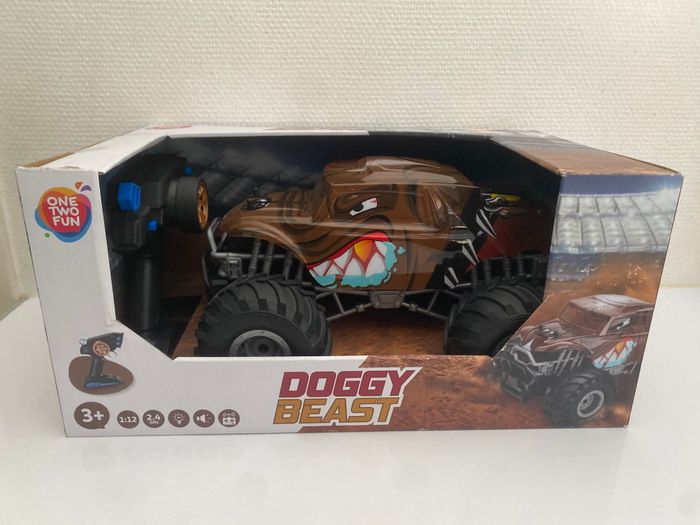 Voiture télécommandée doggy beast