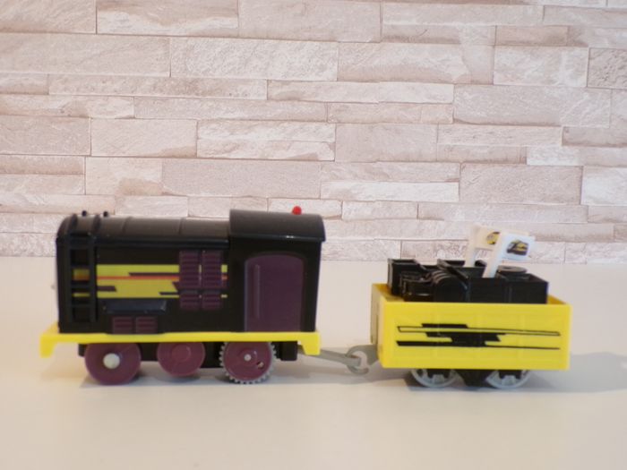 Locomotive - Train - Thomas et ses amis - Diesel (J29) - photo numéro 2