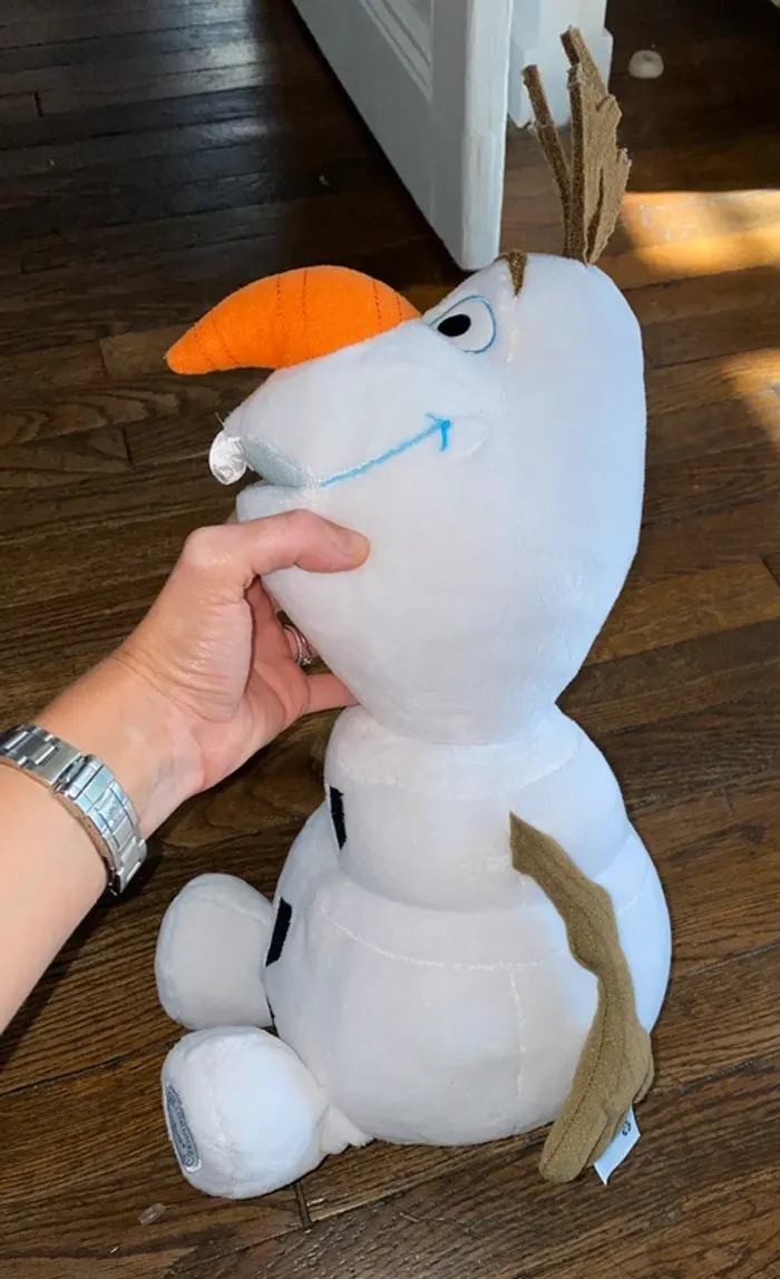 peluche olaf acheté chez disneyland paris - photo numéro 2