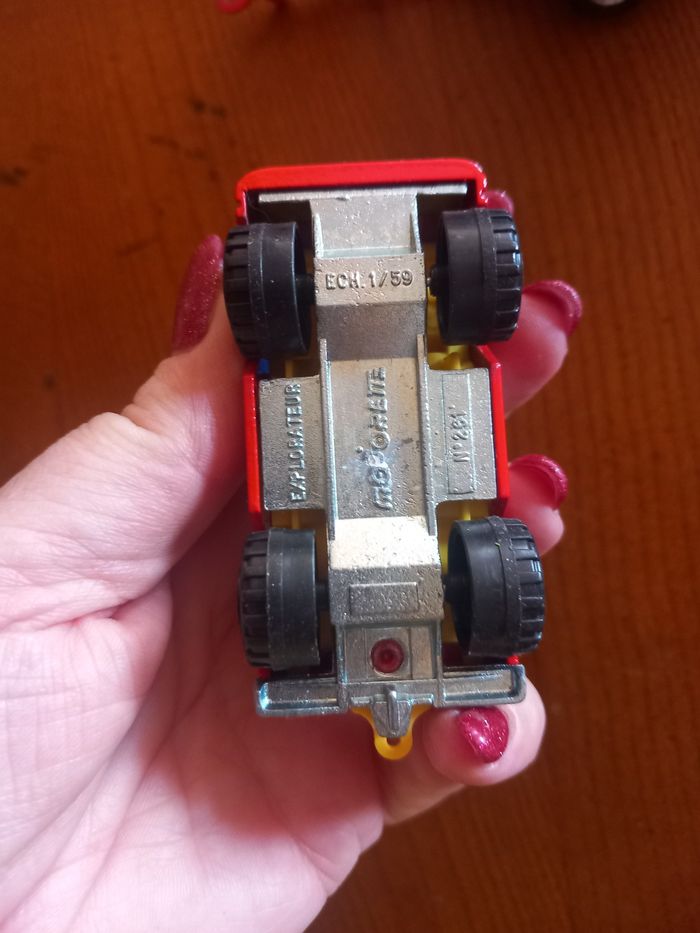 Véhicule de pompiers - photo numéro 4