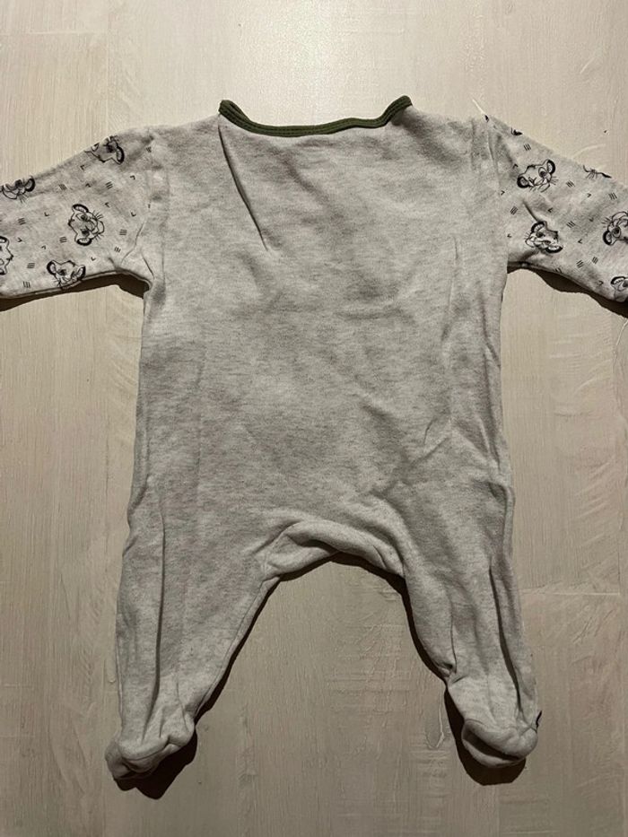 Pyjamas Disney avec pieds 1/3 mois - photo numéro 4