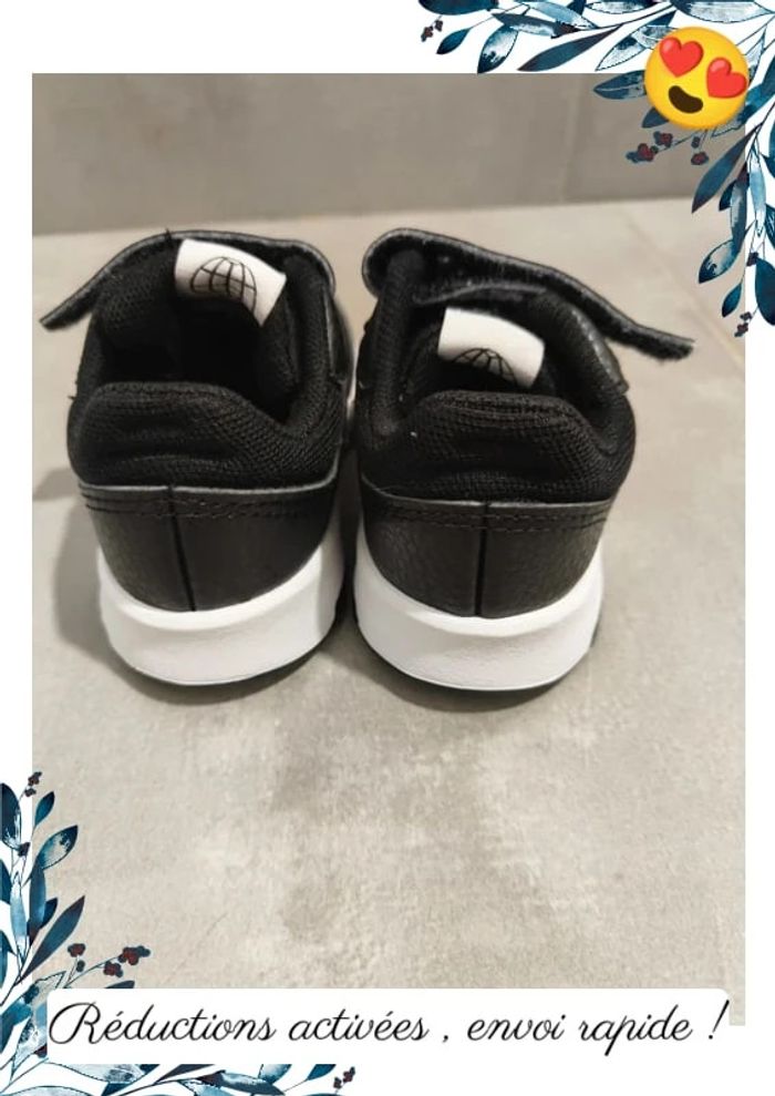 Basket adidas enfant taille 21 - photo numéro 4