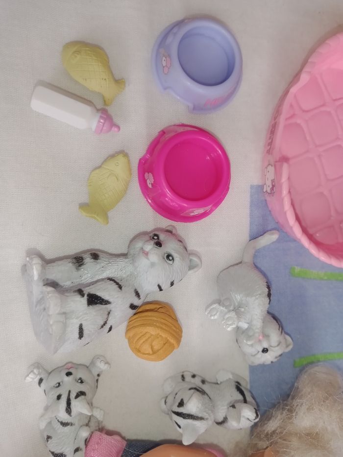 Poupée avec Panier et ses chatons complet - photo numéro 5