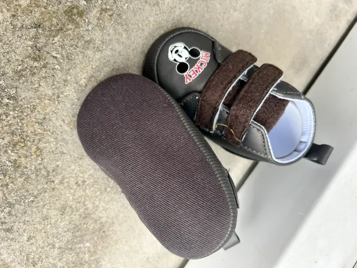 Chaussure bébé Mickey - photo numéro 2