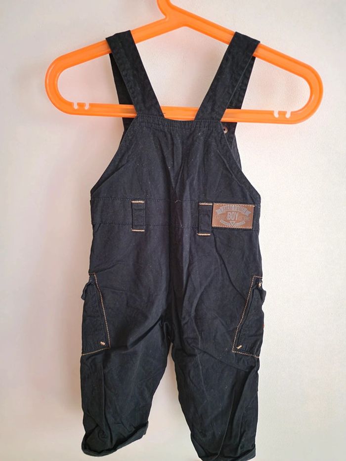 Salopette bleue Marine
Bébé garçon 6 mois
Sucre d'orge - photo numéro 5