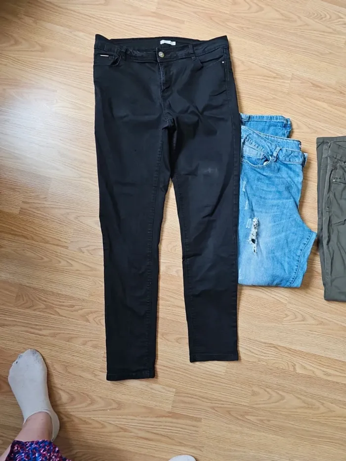 Lot de 2 pantalons + 1 jean femme taille 42 - photo numéro 2
