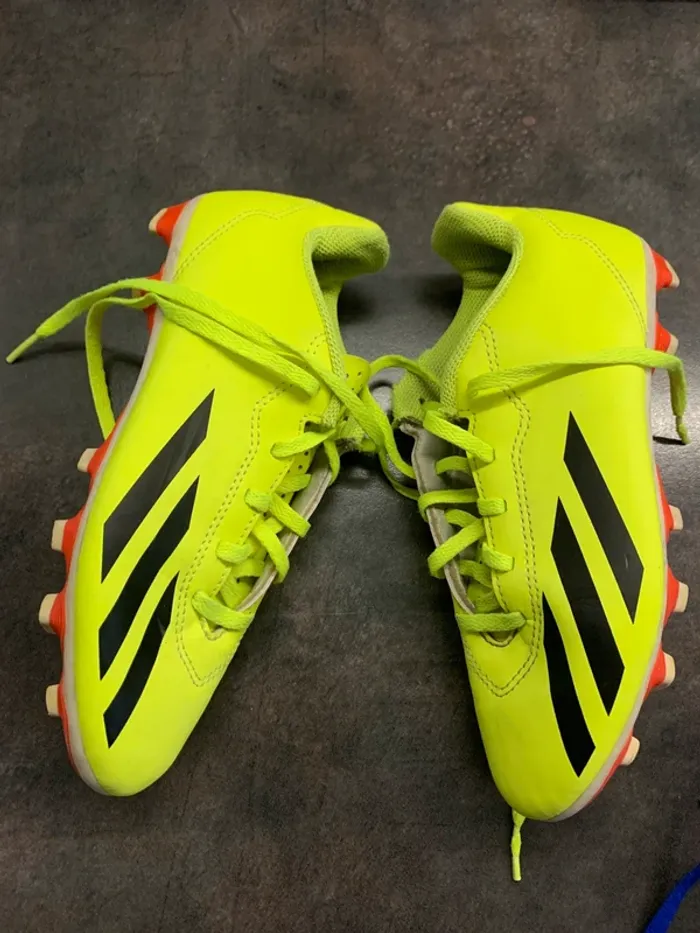 Crampons de foot adidas jaune taille 35 - photo numéro 5