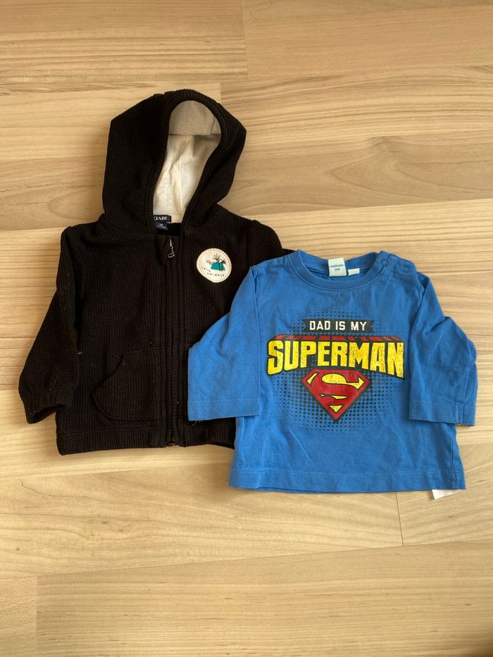 Lot t-shirt et veste à capuche - photo numéro 2