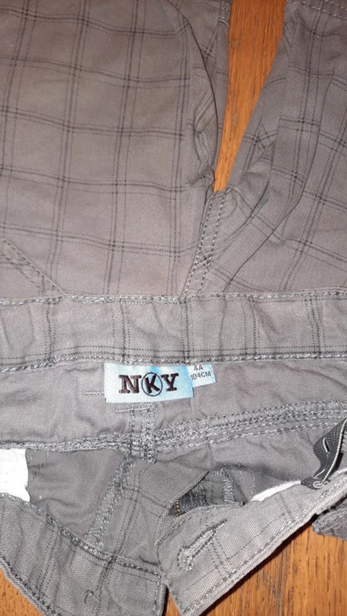 Short 4 ans - photo numéro 3