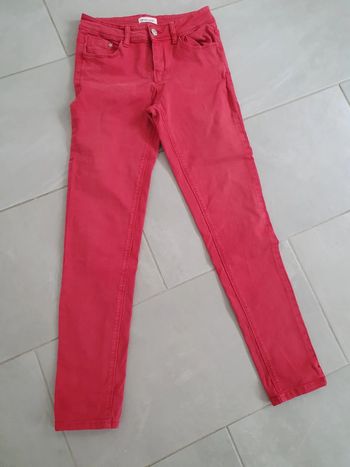 Jeans taille 36, cache cache