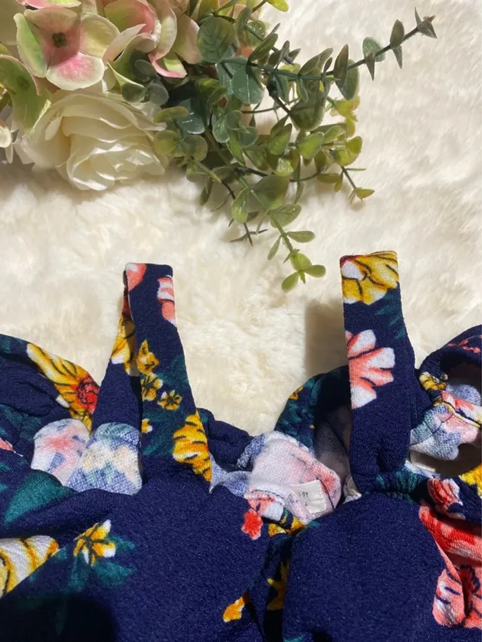 🌸💙Sublime combishort fleurie SHEIN fille - 9 ans - Bleu marine TBE 💙🌸 - photo numéro 4
