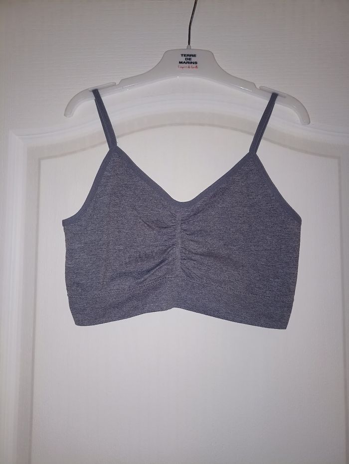 Brassière grise
