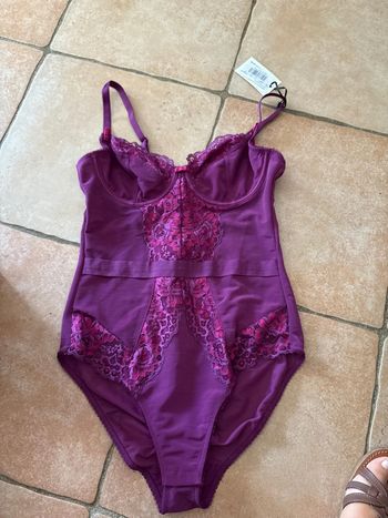 Body neuf taille 90B